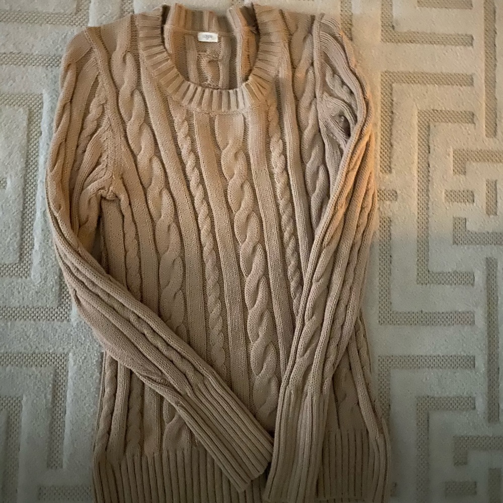 Classy staple - sweater